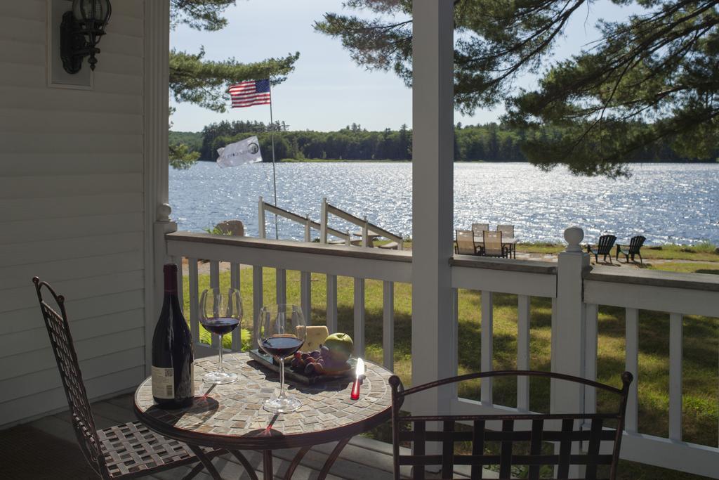 Wolf Cove Inn Poland Eksteriør billede