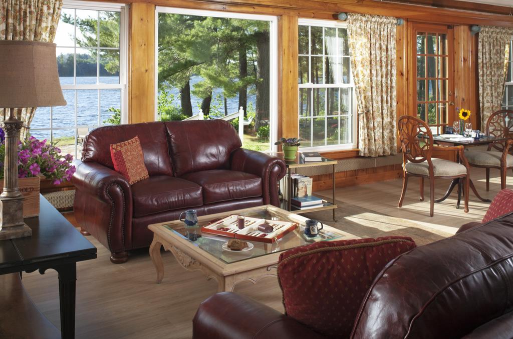 Wolf Cove Inn Poland Eksteriør billede