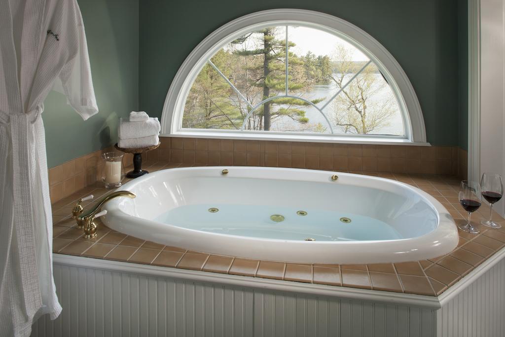 Wolf Cove Inn Poland Eksteriør billede
