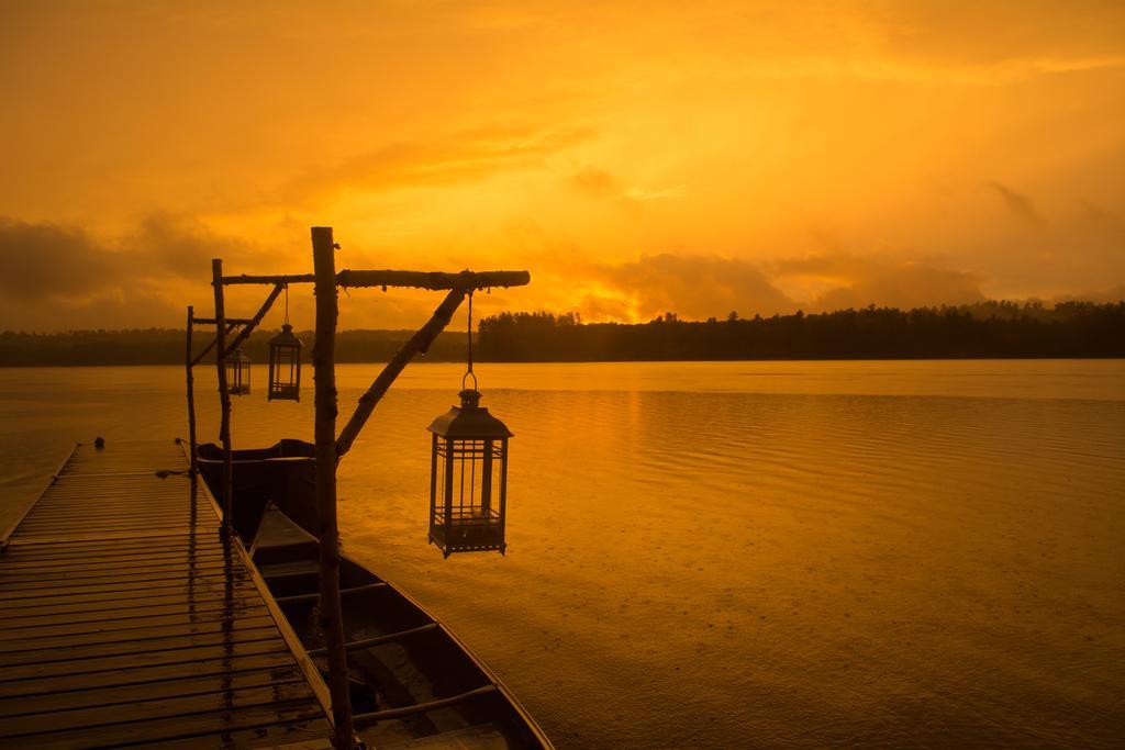 Wolf Cove Inn Poland Eksteriør billede