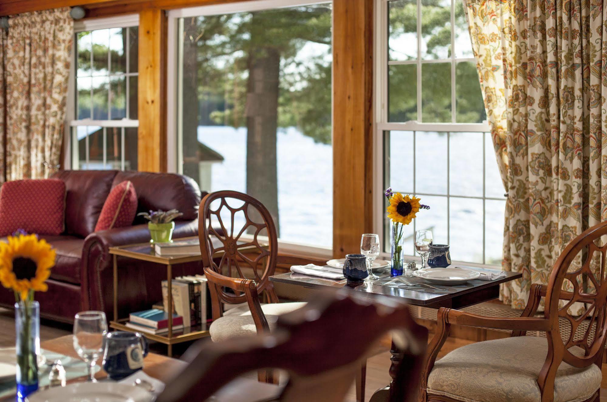 Wolf Cove Inn Poland Eksteriør billede
